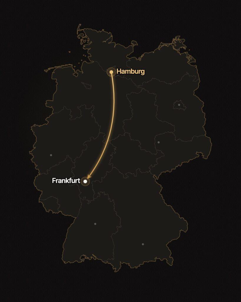Deutschlandkarte mit goldenem Pfeil von Hamburg nach Frankfurt am Main, Fernumzug mit Elvant