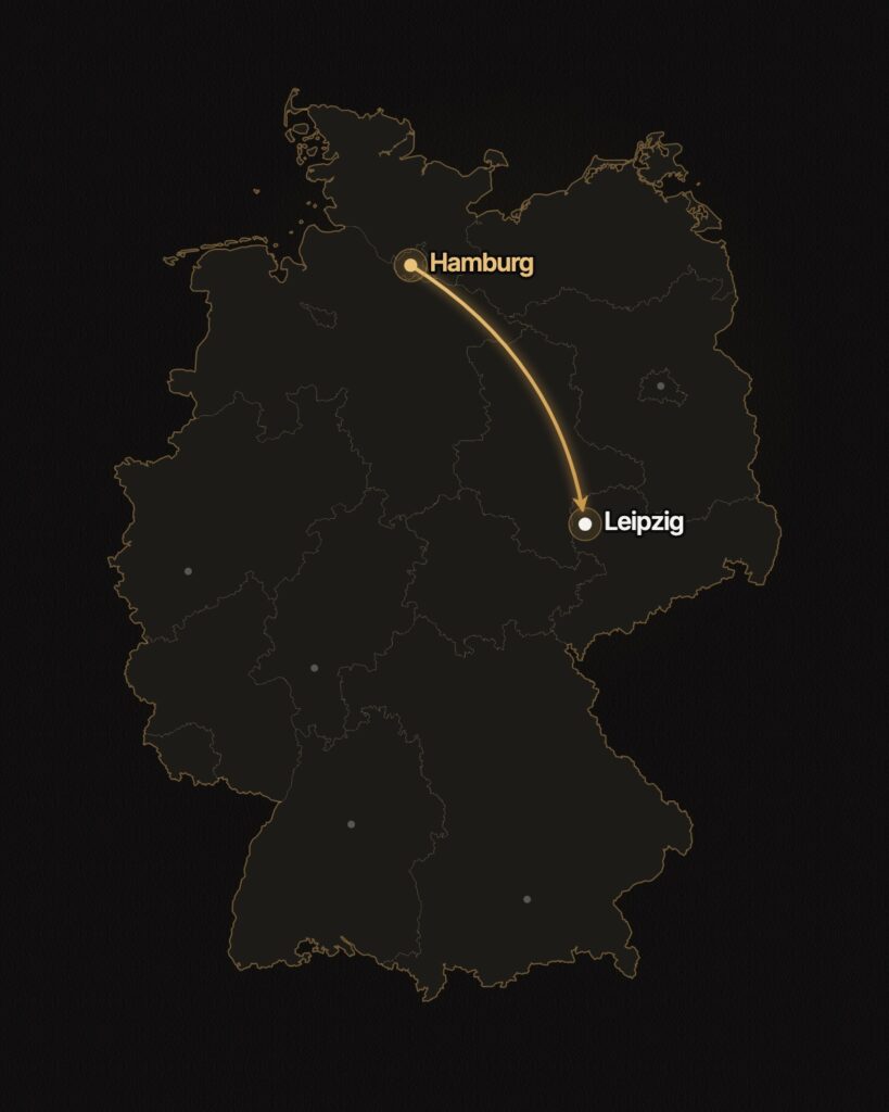 Deutschlandkarte mit goldenem Pfeil von Hamburg nach Leipzig, Fernumzug mit Elvant